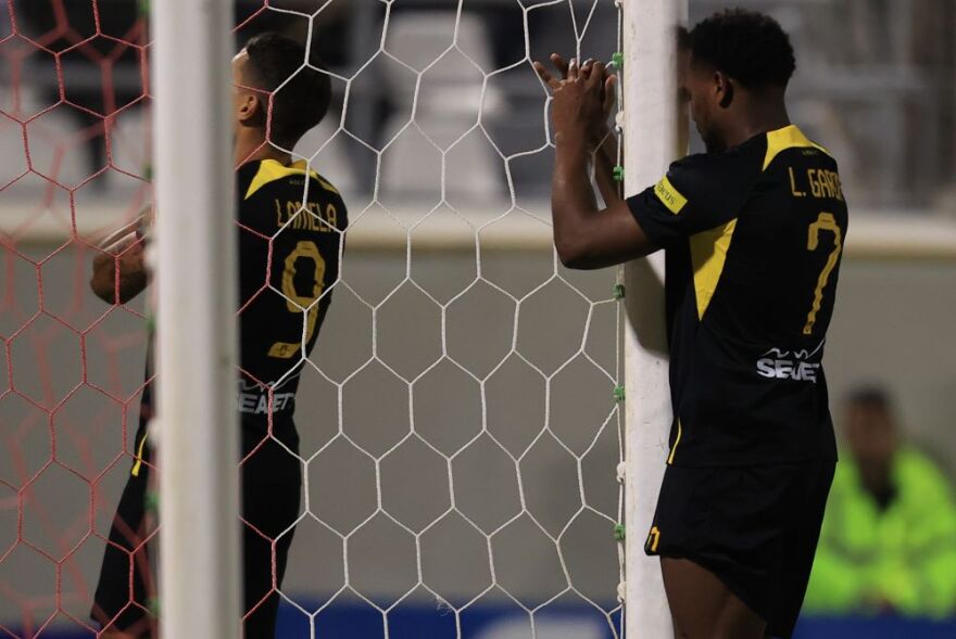 Το απαγορευτικό για… πέναλτι υπέρ της ΑΕΚ και ο εύκολος μονόδρομος του Αλμέιδα