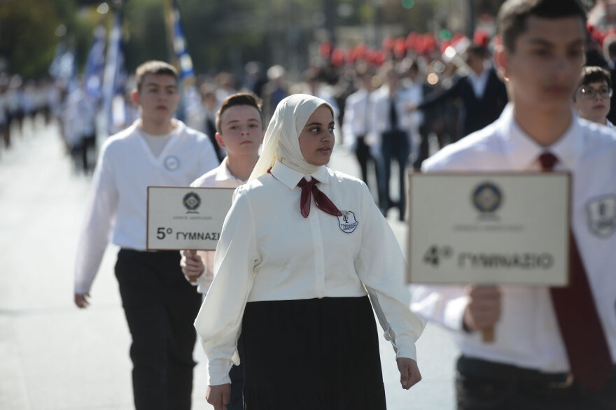 28η Οκτωβρίου: Με τη μαθητική παρέλαση τίμησαν την επέτειο του «Όχι» στην Αθήνα - Δείτε βίντεο και φωτογραφίες 