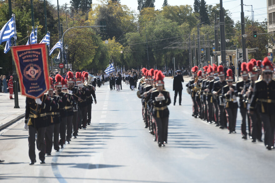 28η Οκτωβρίου: Με τη μαθητική παρέλαση τίμησαν την επέτειο του «Όχι» στην Αθήνα - Δείτε βίντεο και φωτογραφίες 