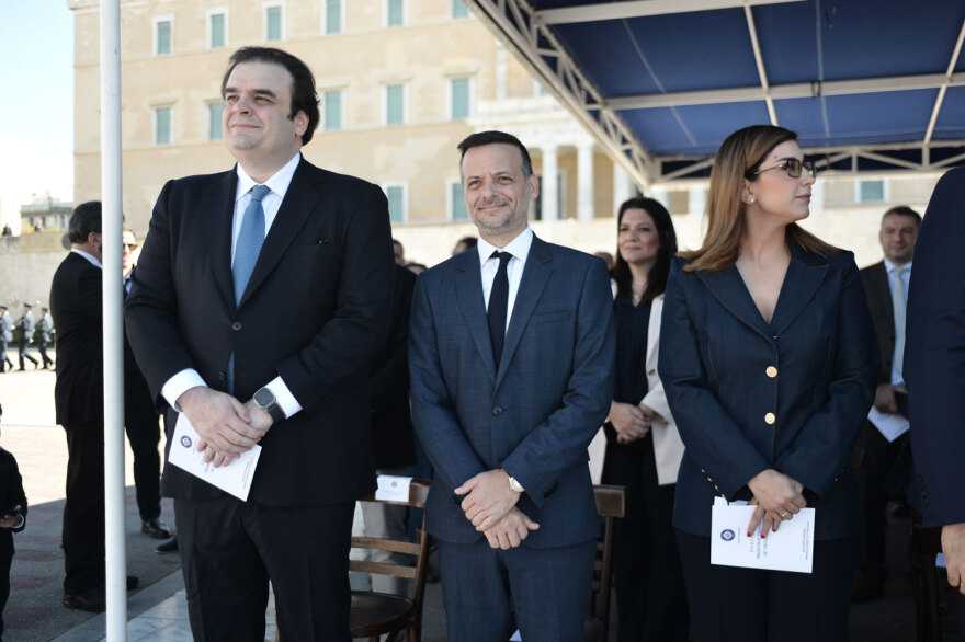 28η Οκτωβρίου: Με τη μαθητική παρέλαση τίμησαν την επέτειο του «Όχι» στην Αθήνα - Δείτε βίντεο και φωτογραφίες 