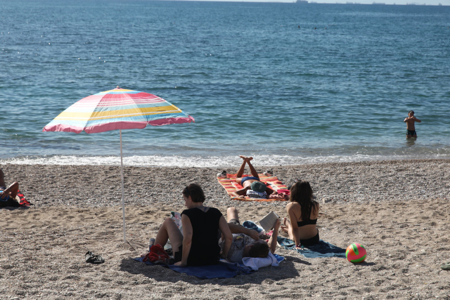 Εξόρμηση στον Φλοίσβο για τους Αθηναίους μετά την παρέλαση της 28ης Οκτωβρίου