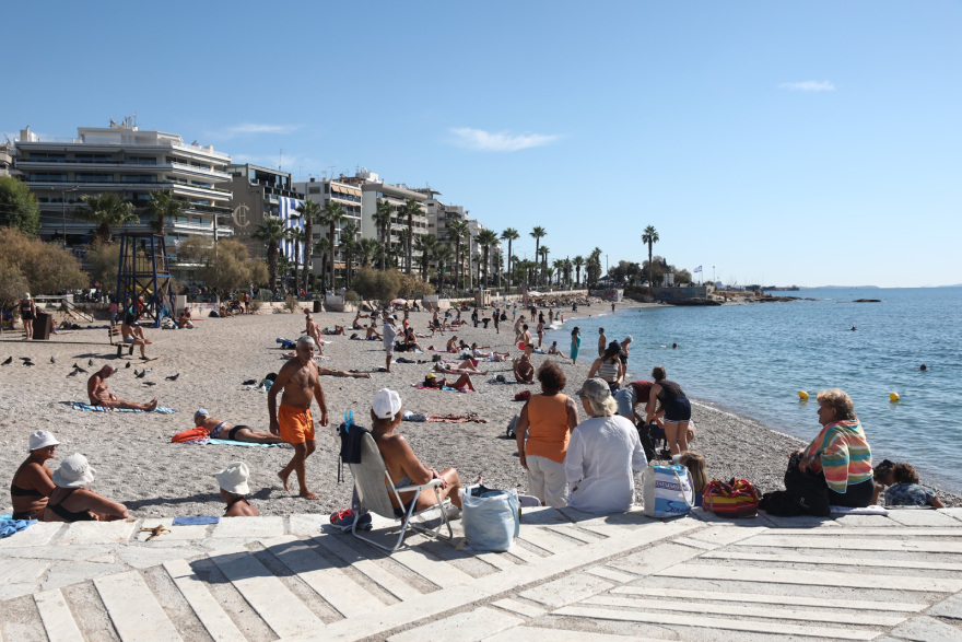 Εξόρμηση στον Φλοίσβο για τους Αθηναίους μετά την παρέλαση της 28ης Οκτωβρίου