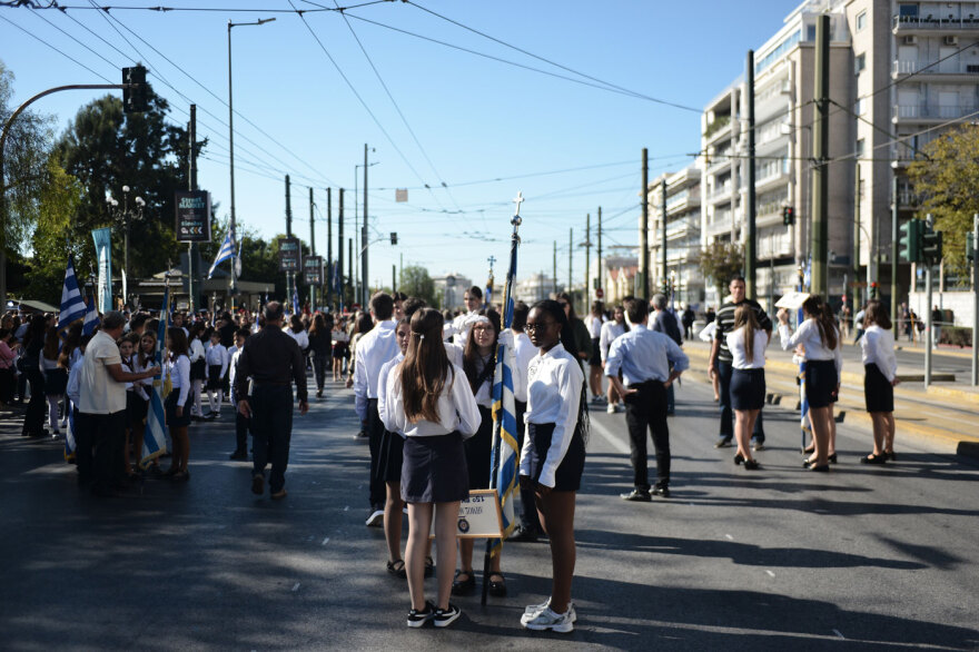28η Οκτωβρίου: Με τη μαθητική παρέλαση τίμησαν την επέτειο του «Όχι» στην Αθήνα - Δείτε βίντεο και φωτογραφίες 
