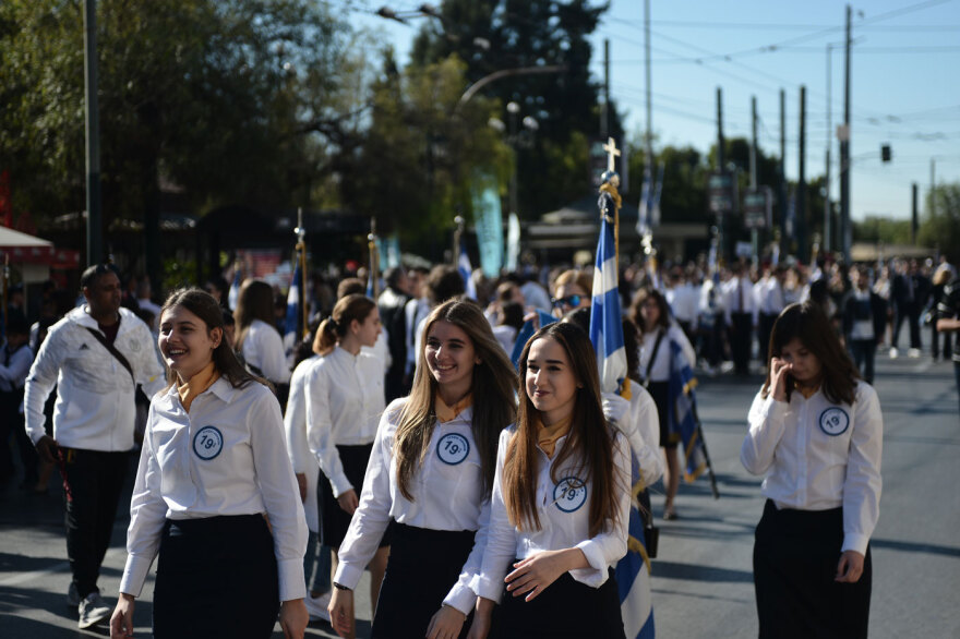 28η Οκτωβρίου: Με τη μαθητική παρέλαση τίμησαν την επέτειο του «Όχι» στην Αθήνα - Δείτε βίντεο και φωτογραφίες 
