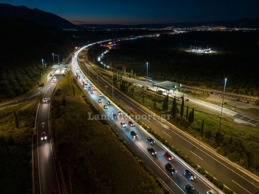 Κίνηση - 28η Οκτωβρίου: Μεγάλη ταλαιπωρία των εκδρομέων στη Λαμία - Ουρές πολλών χιλιομέτρων