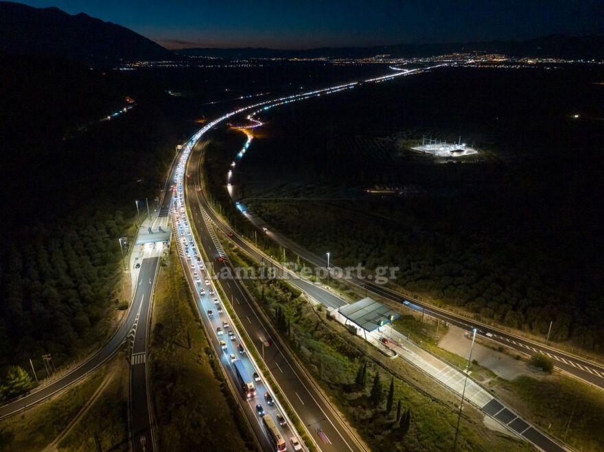 Κίνηση - 28η Οκτωβρίου: Μεγάλη ταλαιπωρία των εκδρομέων στη Λαμία - Ουρές πολλών χιλιομέτρων