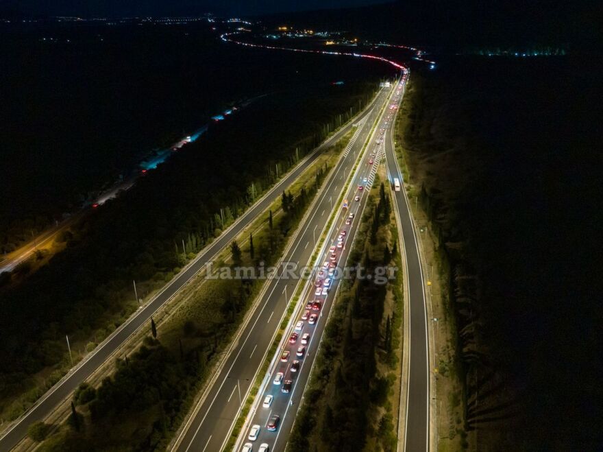 Κίνηση - 28η Οκτωβρίου: Μεγάλη ταλαιπωρία των εκδρομέων στη Λαμία - Ουρές πολλών χιλιομέτρων