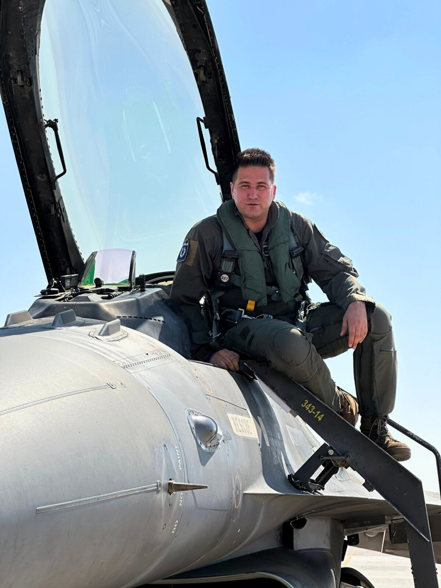 «Υπερήφανος ως Έλληνας και Μακεδόνας» δηλώνει ο κυβερνήτης του F-16 από την ομάδα ΖΕΥΣ - Βίντεο