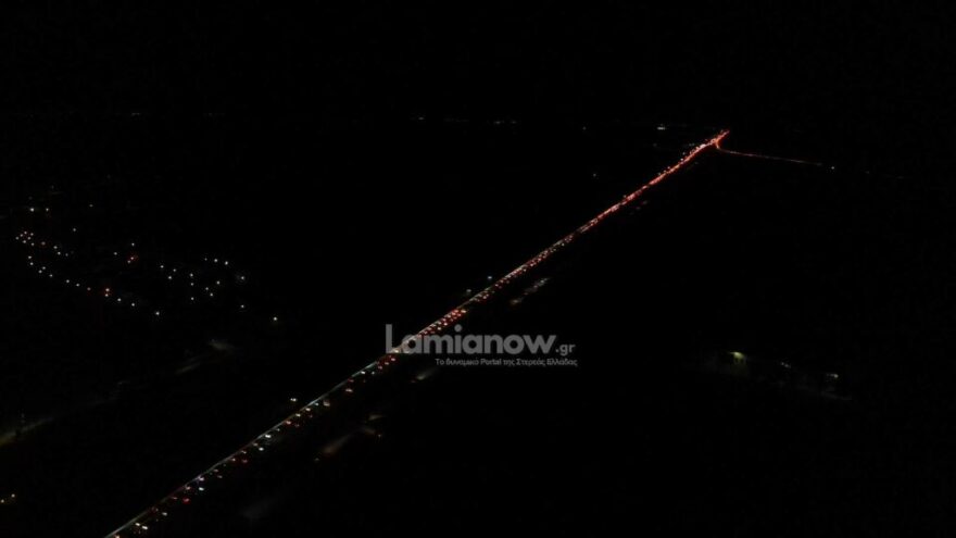 Κίνηση - 28η Οκτωβρίου: Μεγάλη ταλαιπωρία των εκδρομέων στη Λαμία - Ουρές πολλών χιλιομέτρων