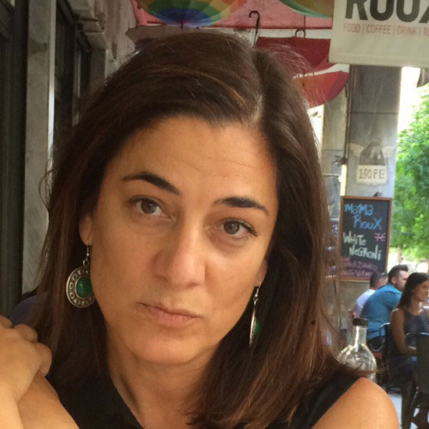 «Θηλυκότητα, Ταυτότητα, Εικόνα» Οι Isabelle Kountoure, Νάσια Μάτσα και Αμίνα Μοσκώφ συζητούν με την Αφροδίτη Γκόνου