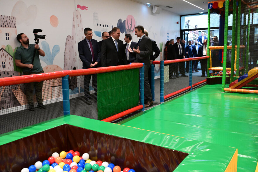 Μέσα στα νέα υπερσύγχρονα γραφεία της ΑΑΔΕ στον Ταύρο - Μπάρες εισόδου, «πράσινο» και παιδικός σταθμός