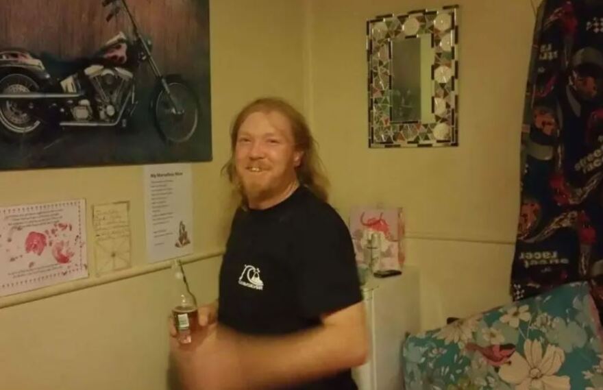 Αυστραλία:  Βρήκε τη σύζυγό του να κάνει σεξ με τον αδελφό του σε αυτοκίνητο μπροστά στη μητέρα τους