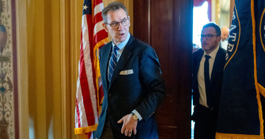 Αλβέρτος Μπουρλά: Η αποκαθήλωση του ισχυρού άντρα της Pfizer σε 74 σελίδες