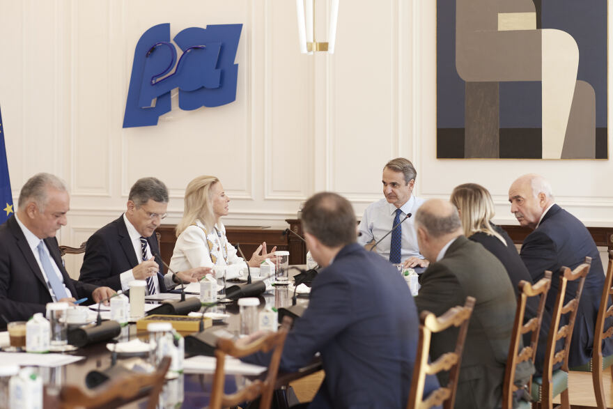 Κυριάκος Μητσοτάκης: Συναντήθηκε με τους ευρωβουλευτές στο Μαξίμου - Τι συζήτησαν