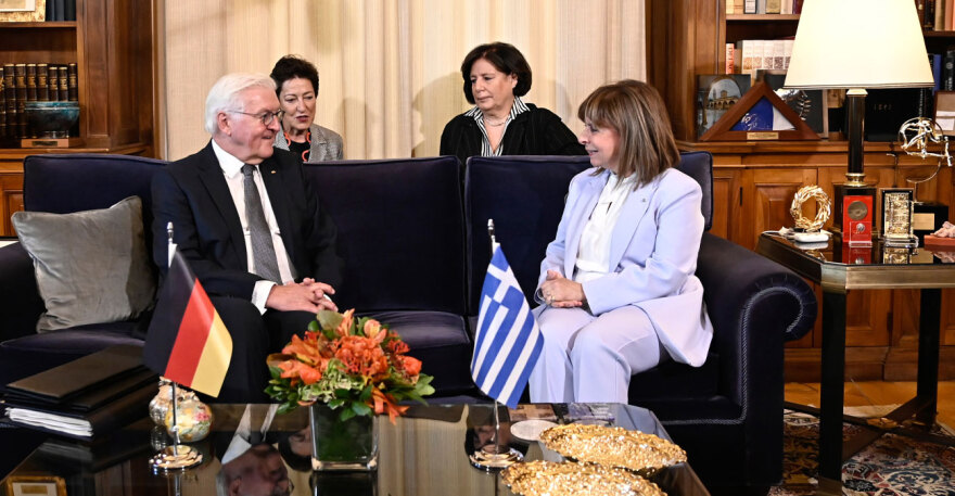 Μητσοτάκης και Σακελλαροπούλου έβαλαν το θέμα του κατοχικού δανείου στον Σταϊνμάγιερ: «Για εμάς είναι πολύ ζωντανό»