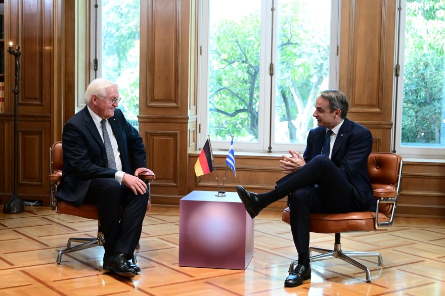 Μητσοτάκης και Σακελλαροπούλου έβαλαν το θέμα του κατοχικού δανείου στον Σταϊνμάγιερ: «Για εμάς είναι πολύ ζωντανό»