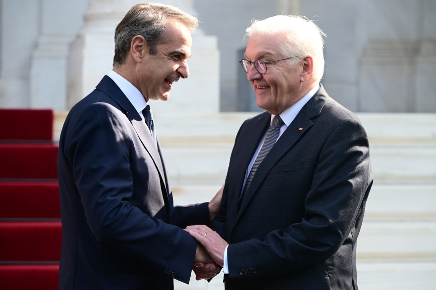 Μητσοτάκης και Σακελλαροπούλου έβαλαν το θέμα του κατοχικού δανείου στον Σταϊνμάγιερ: «Για εμάς είναι πολύ ζωντανό»