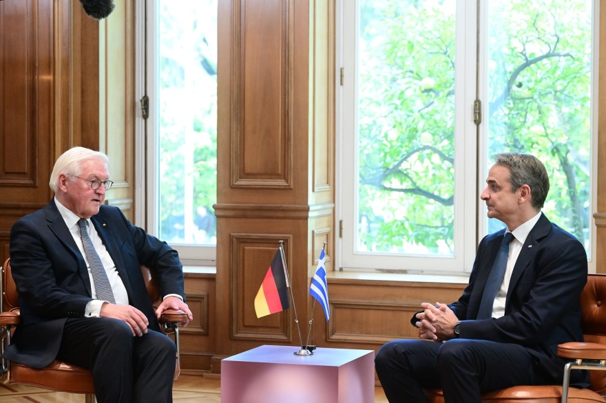 Μητσοτάκης και Σακελλαροπούλου έβαλαν το θέμα του κατοχικού δανείου στον Σταϊνμάγιερ: «Για εμάς είναι πολύ ζωντανό»