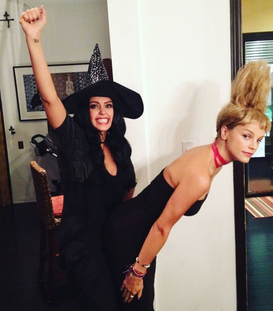 Τζέσικα Άλμπα: Δείχνει τις μεταμφιέσεις που έχει κάνει για το Χάλογουιν όλα αυτά τα χρόνια