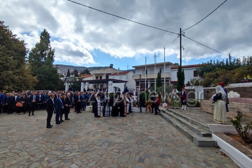 Κρήτη: Με πανό και συνθήματα για τις γερμανικές αποζημιώσεις η υποδοχή Σταϊνμάιερ στην Κάνδανο - «Δεν υποχωρούμε»