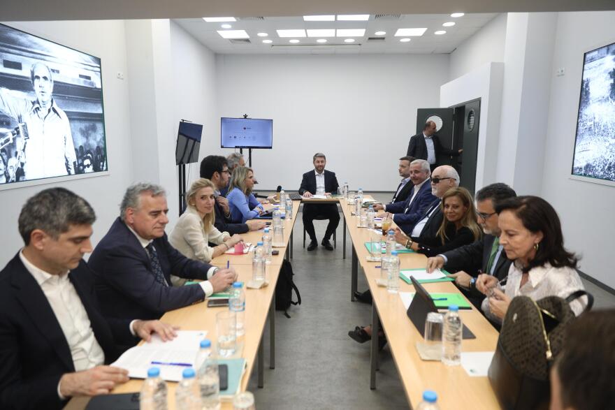 ΠΑΣΟΚ: Μίνι συνέδρια στις περιφέρειες και σύνθημα «το ΠΑΣΟΚ είναι παντού» έβγαλε η συνεδρίαση του «Εκτελεστικού»