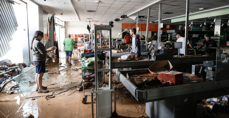 Πλημμύρες - Βαλένθια: Αγωνία για την επόμενη μέρα την ώρα που το κύμα κακοκαιρίας συνεχίζεται