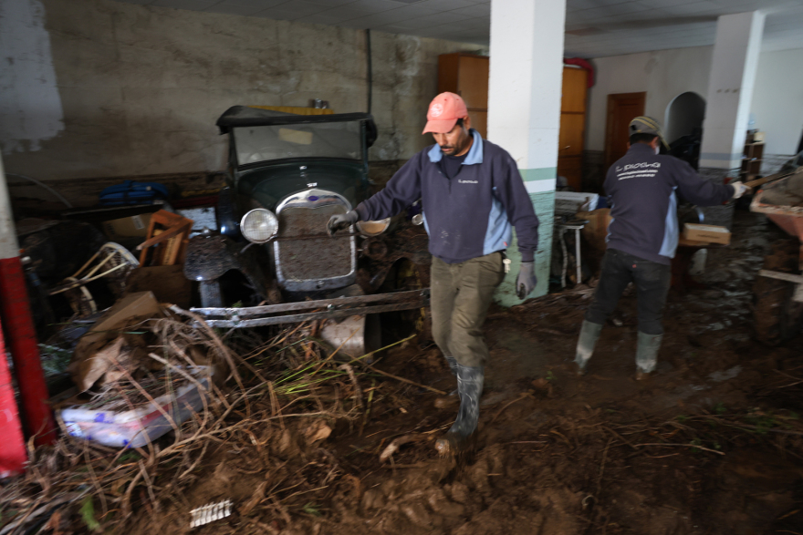 Πλημμύρες - Βαλένθια: Αγωνία για την επόμενη μέρα την ώρα που το κύμα κακοκαιρίας συνεχίζεται