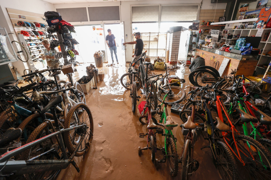 Πλημμύρες - Βαλένθια: Αγωνία για την επόμενη μέρα την ώρα που το κύμα κακοκαιρίας συνεχίζεται