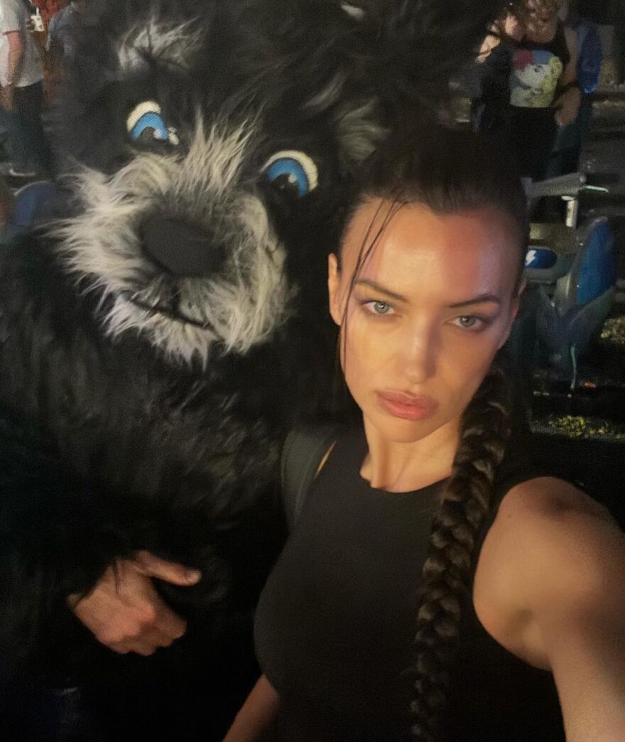 Ιρίνα Σάικ: «Μεταμορφώθηκε» στη Λάρα Κροφτ και αποθεώθηκε στο Instagram - «Καλύτερη από τη Τζολί»