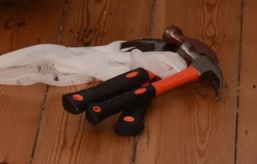 Βρετανία: 17χρονος επιτέθηκε με σφυριά σε δύο μαθητές και έναν καθηγητή - Ισχυρίζεται ότι υπνοβατούσε