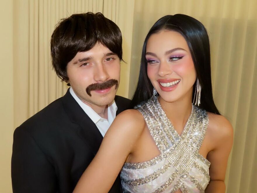 Μπρούκλιν Μπέκαμ - Νίκολα Πελτζ: Ντύθηκαν Σόνι και Σερ για το Χαλογουίν 