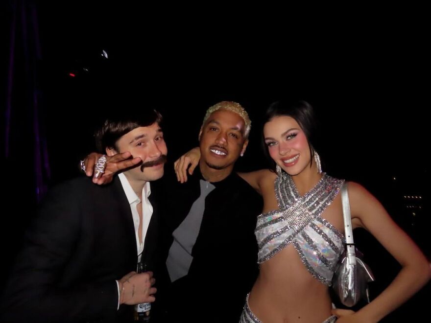 Μπρούκλιν Μπέκαμ - Νίκολα Πελτζ: Ντύθηκαν Σόνι και Σερ για το Χαλογουίν 