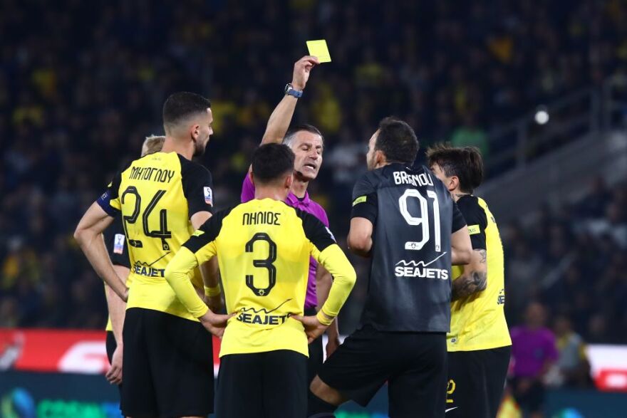 Ο διαστημικός… Φωτιάς και το τελικό μήνυμα του Λανουά στους διαιτητές που βρήκε έτοιμους!