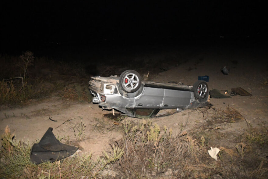 Λάρισα - «Το ΙΧ έκανε προσπέραση, έπεσε στη ρόδα του τρακτέρ... Η νταλίκα το έκοψε στη μέση»: Σοκάρει ξάδερφος του 35χρονου για την καραμπόλα