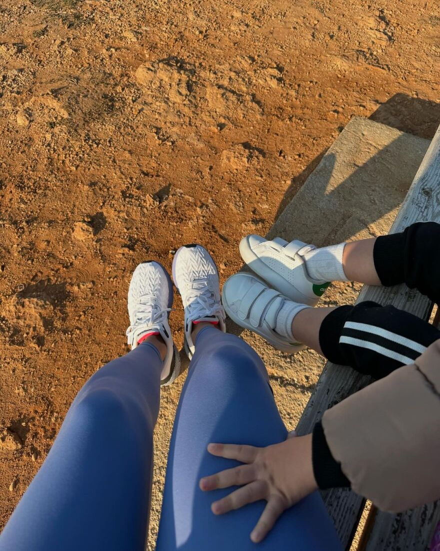 Ιωάννα Μαλέσκου: Φωτογραφίζει την κόρη της σε βόλτα στη θάλασσα 