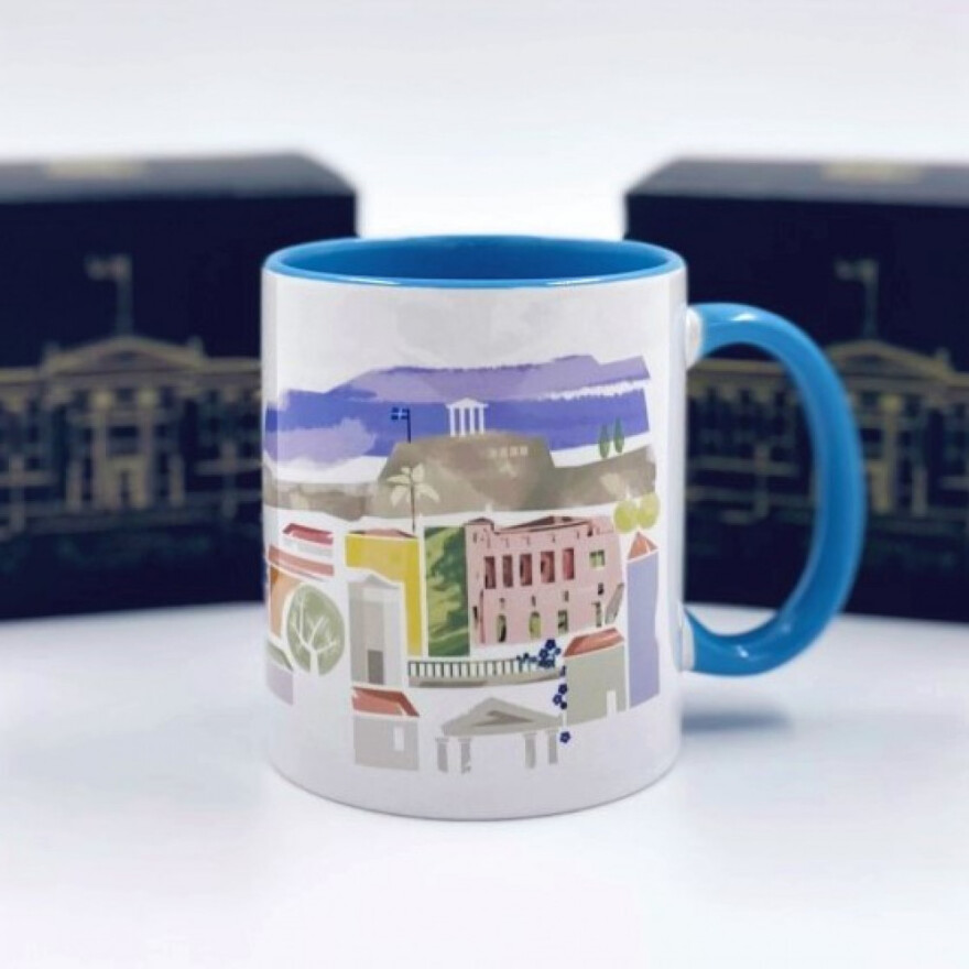 ΕΚΠΑ: Σωκράτης και Πλάτωνας σε t-shirt, Πυθαγόρας και Αριστοτέλης σε μπρελόκ - Τι μπορεί να βρεις στο νέο κατάστημα