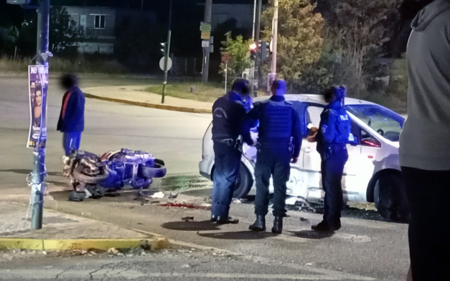 «Ο φονιάς είναι έξω, μου σκότωσε τα παιδιά και πρέπει να πληρώσει» – Συγκλονίζει η μητέρα του Άκη και της Χαριτίνης που σκοτώθηκαν σε τροχαίο