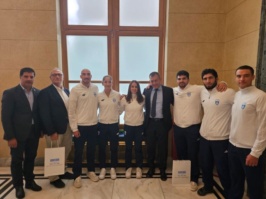  Βουλή των Ελλήνων τίμησε τους Ολυμπιονίκες και Παραολυμπιονίκες αθλητές του Παρισιού 2024