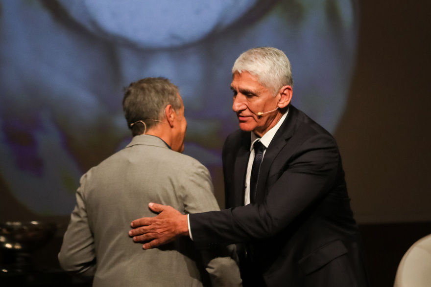 Παναγιώτης Γιαννάκης: Συγκίνηση και μνήμες '87 στην παρουσίαση της αυτοβιογραφίας του - «Συγγνώμη στην οικογένειά μου, δεν ήμουν κοντά τους όσο θα έπρεπε»