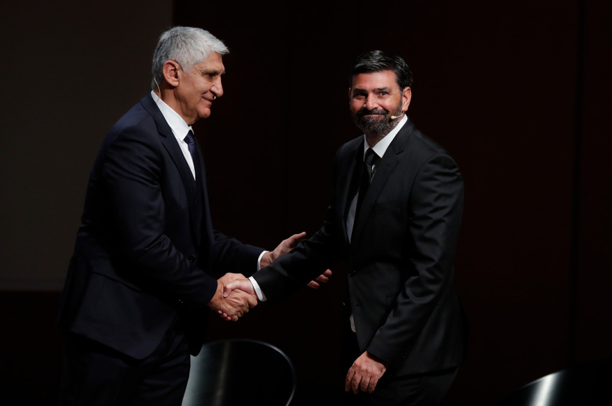 Παναγιώτης Γιαννάκης: Συγκίνηση και μνήμες '87 στην παρουσίαση της αυτοβιογραφίας του - «Συγγνώμη στην οικογένειά μου, δεν ήμουν κοντά τους όσο θα έπρεπε»