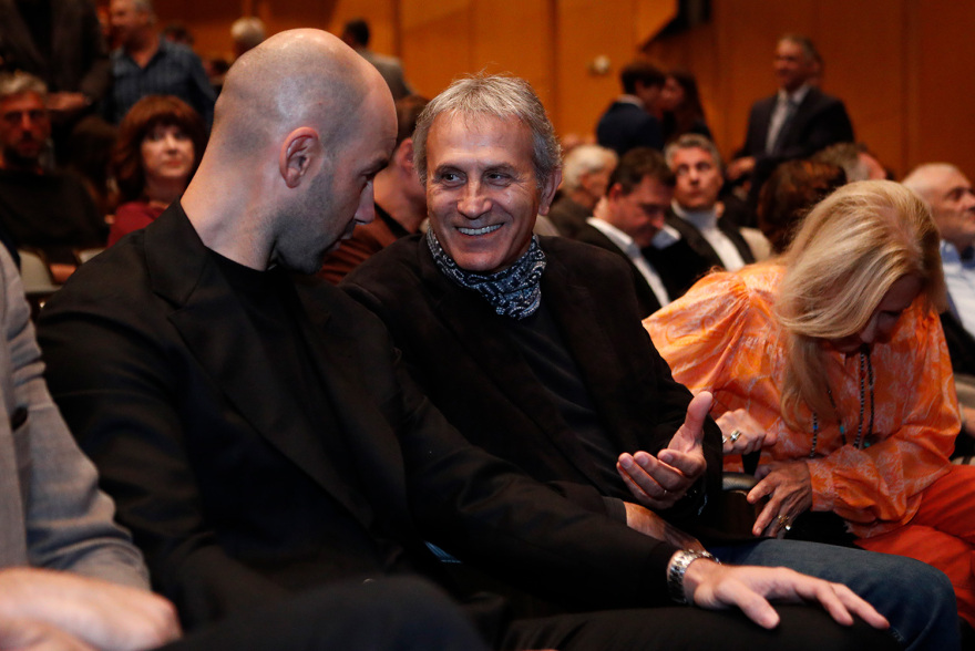 Παναγιώτης Γιαννάκης: Συγκίνηση και μνήμες '87 στην παρουσίαση της αυτοβιογραφίας του - «Συγγνώμη στην οικογένειά μου, δεν ήμουν κοντά τους όσο θα έπρεπε»