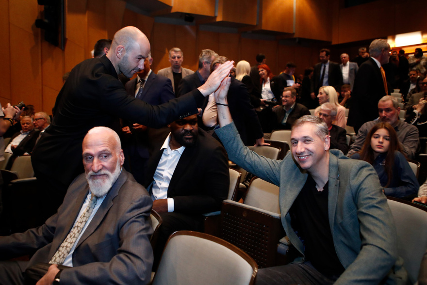 Παναγιώτης Γιαννάκης: Συγκίνηση και μνήμες '87 στην παρουσίαση της αυτοβιογραφίας του - «Συγγνώμη στην οικογένειά μου, δεν ήμουν κοντά τους όσο θα έπρεπε»