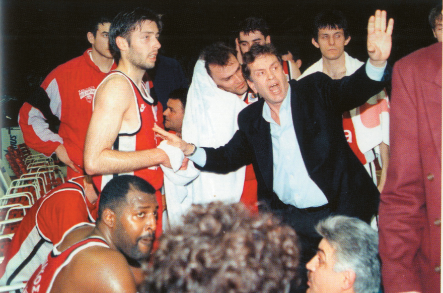 Γιάννης Ιωαννίδης - Τα απομνημονεύματά του: «Με πήραν από την Αρχιεπισκοπή να μην βρίζω στα τάιμ άουτ»