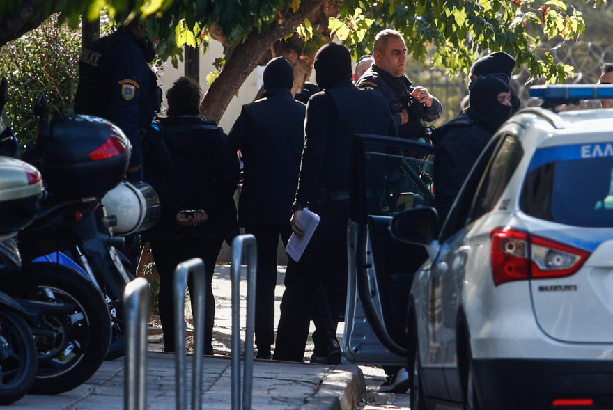 Αμπελόκηποι: Στα δικαστήρια για να απολογηθούν η 30χρονη και ο 31χρονος που συνελήφθησαν μετά την έκρηξη