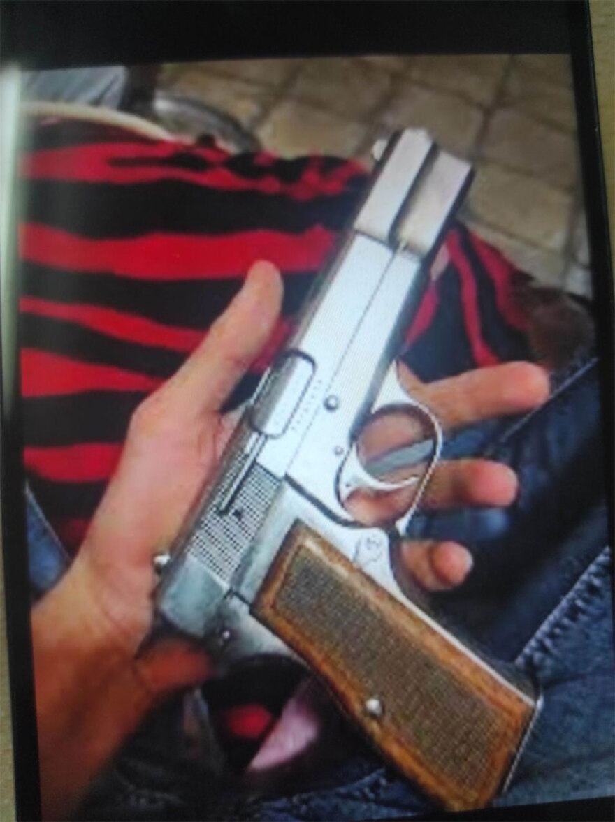 Συμμορία άρπαζε χρυσές αλυσίδες στο Μετρό, το τραμ και τον ηλεκτρικό και «πανηγύριζε» με τα κλοπιμαία