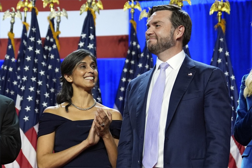 Ντόναλντ Τραμπ: Οι... 7 γυναίκες του Αμερικανού Προέδρου - Ποιες ήταν οι εντυπωσιακές κυρίες που εμφανίστηκαν δίπλα του όταν νίκησε