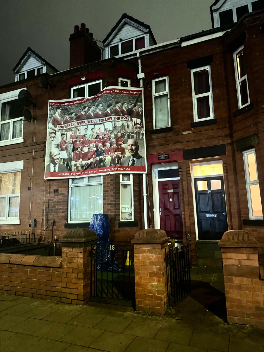 Europa League: Η ασπρόμαυρη θύρα στο Ολντ Τράφορντ - Δείτε βίντεο