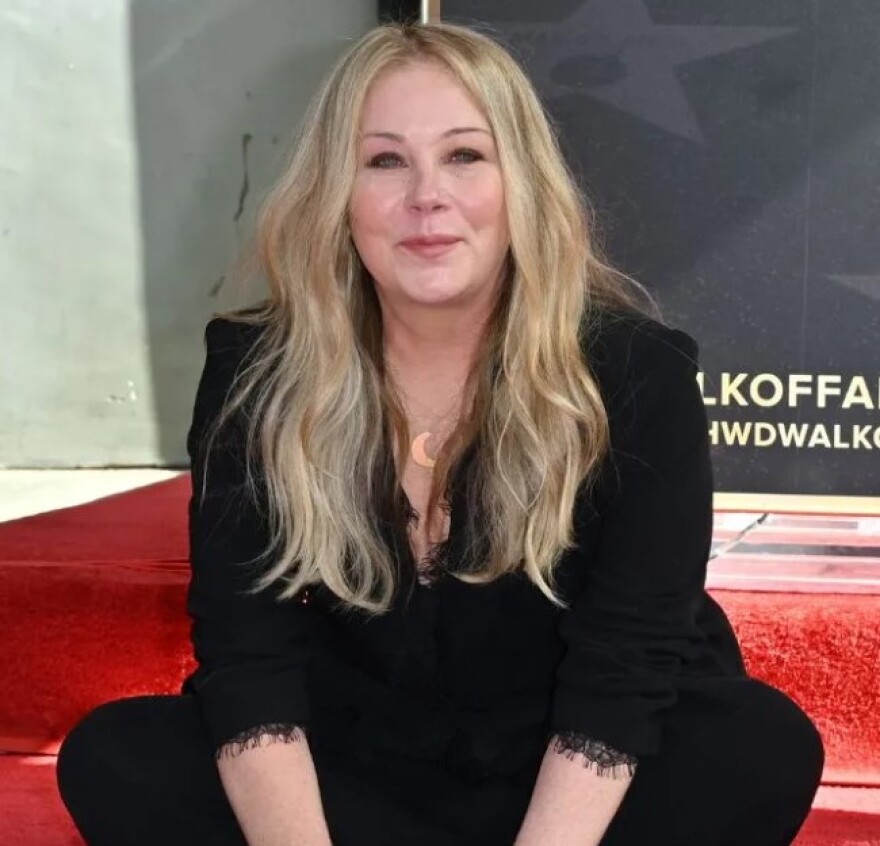 Κριστίνα Άπλγκεϊτ για τη σκλήρυνση κατά πλάκας: Ξαπλώνω στο κρεβάτι και ουρλιάζω