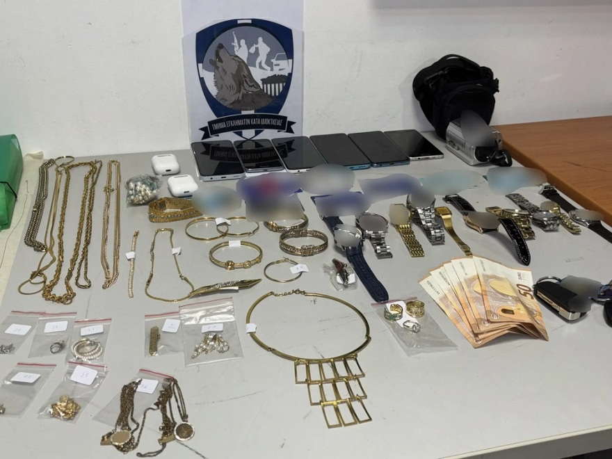 Εξαρθρώθηκε συμμορία που λήστευε κυρίως ηλικιωμένους σε περιοχές της Αττικής - Προσποιούνταν υπαλλήλους της ΔΕΗ