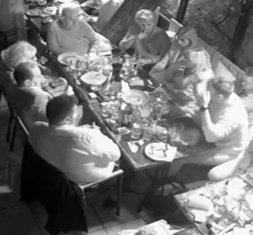 ΣΥΡΙΖΑ: Κασσελάκης και «87» συναντήθηκαν τυχαία σε στέκι στο Παγκράτι - Έντονοι διάλογοι με Φλαμπουράρη, Νοτοπούλου, Σπίρτζη